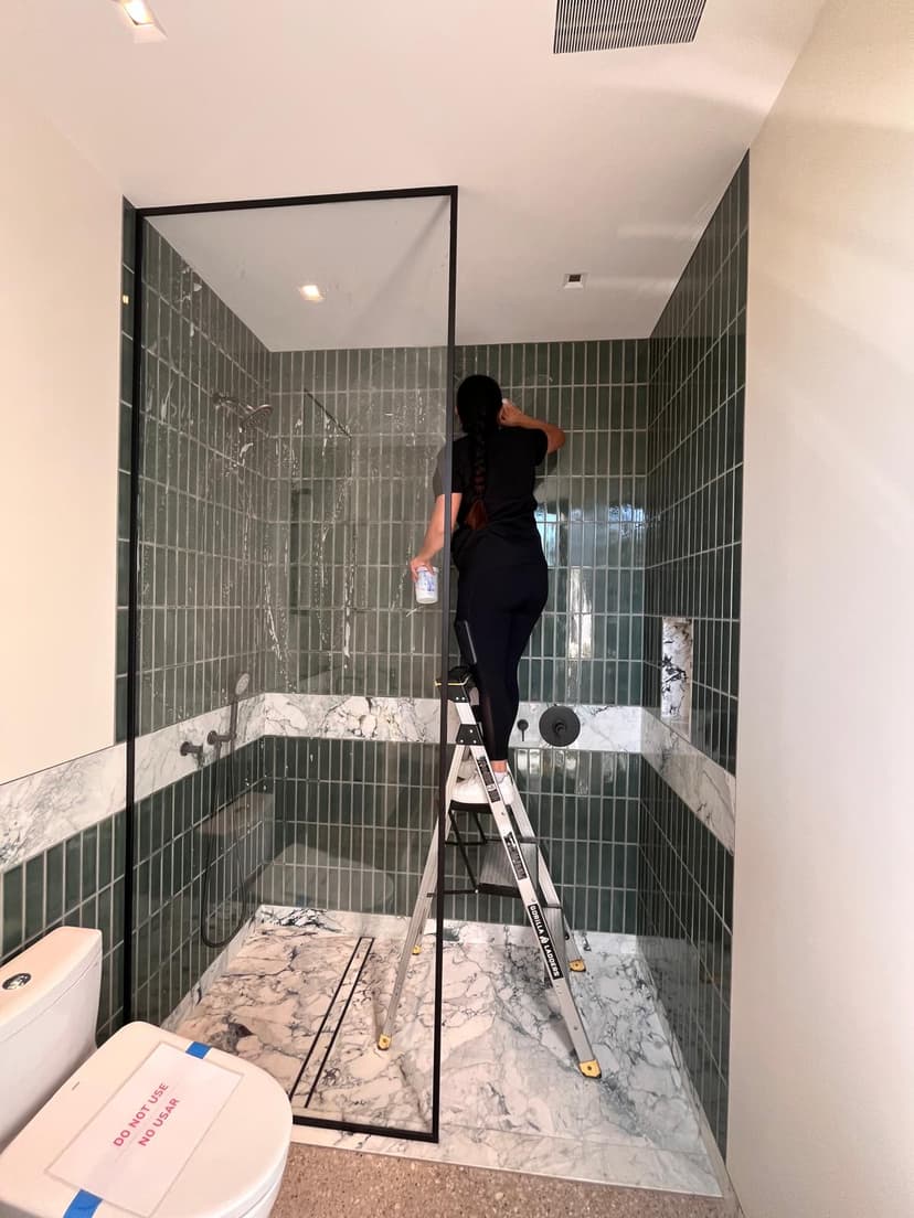 Team cleaning action 4